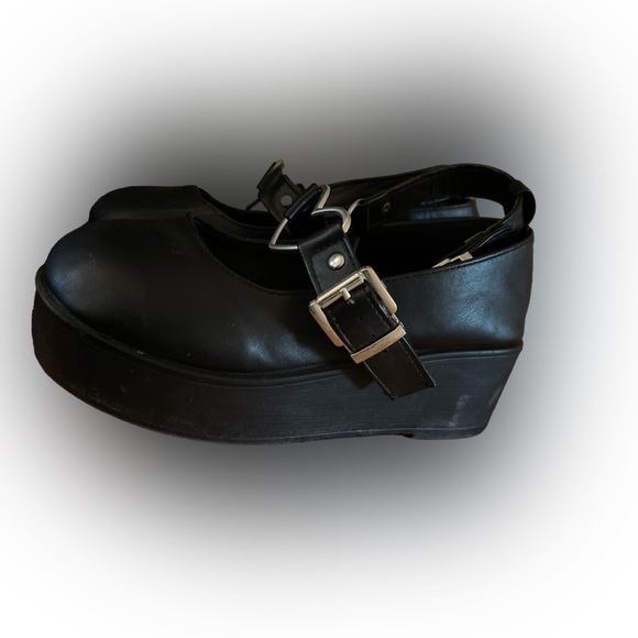 Mary Jane Crybaby Heart Buckle Lolita Doll Platforms GUC size 6.5 - Picture 2 of 7